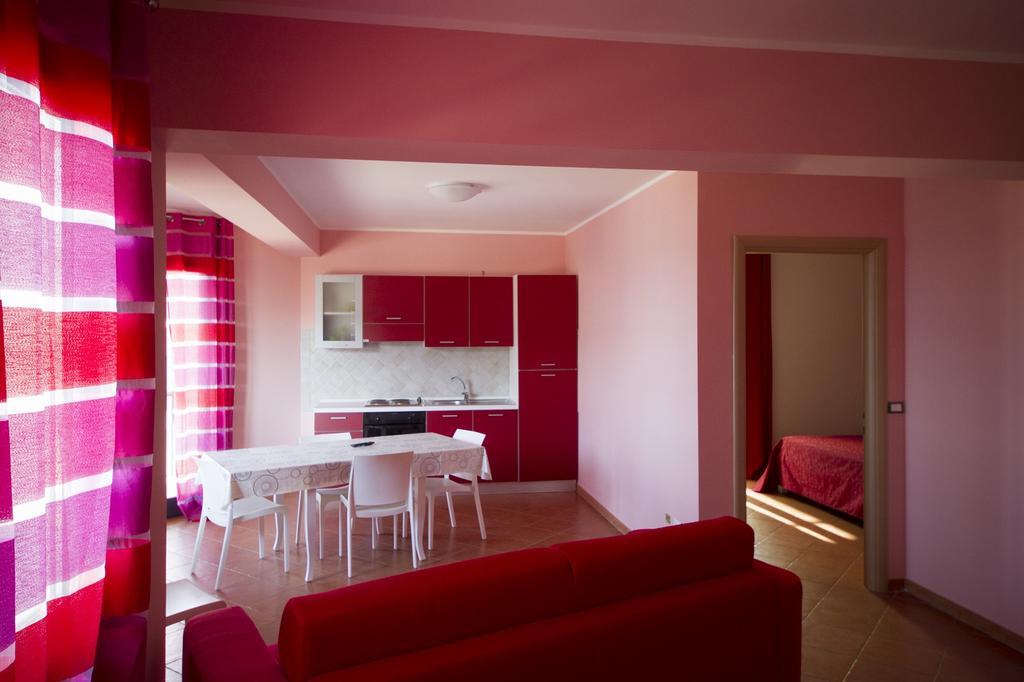 Tus'Hotel Apartments Tusa Dış mekan fotoğraf